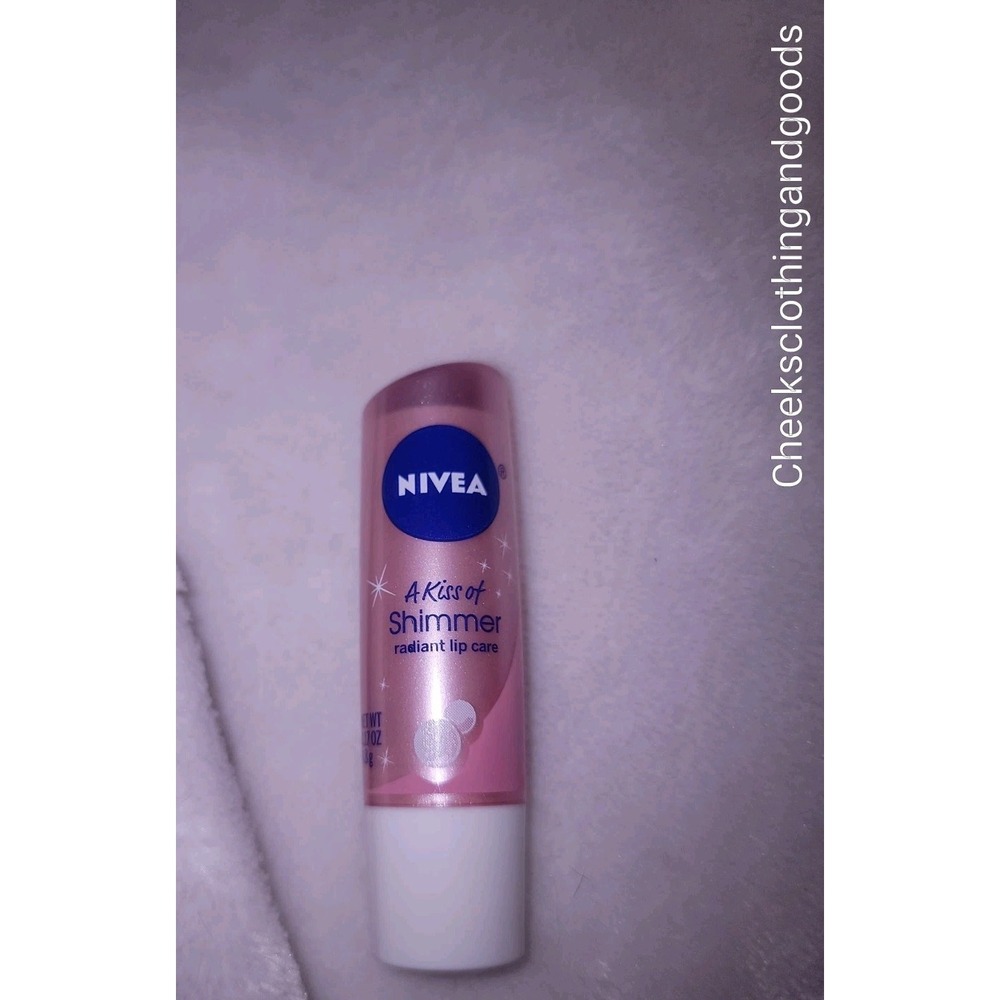 New NIVEA A Kiss Of Shimmer Pink Lip Balm 0.17 oz 4.8gm New Discontinued